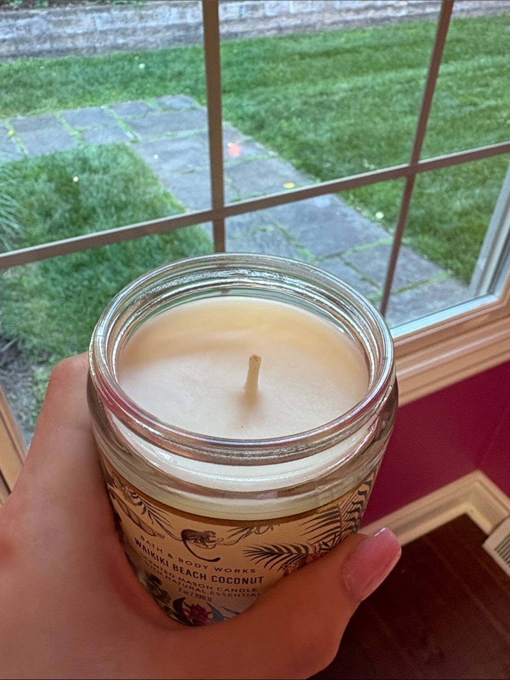 Bath & Body Works Waikiki Beach Coconut Candle - Picture 3 of 3